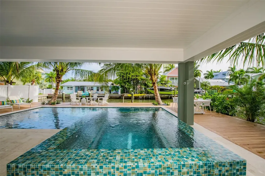 403 20th Place N Bradenton Beach FL 34217