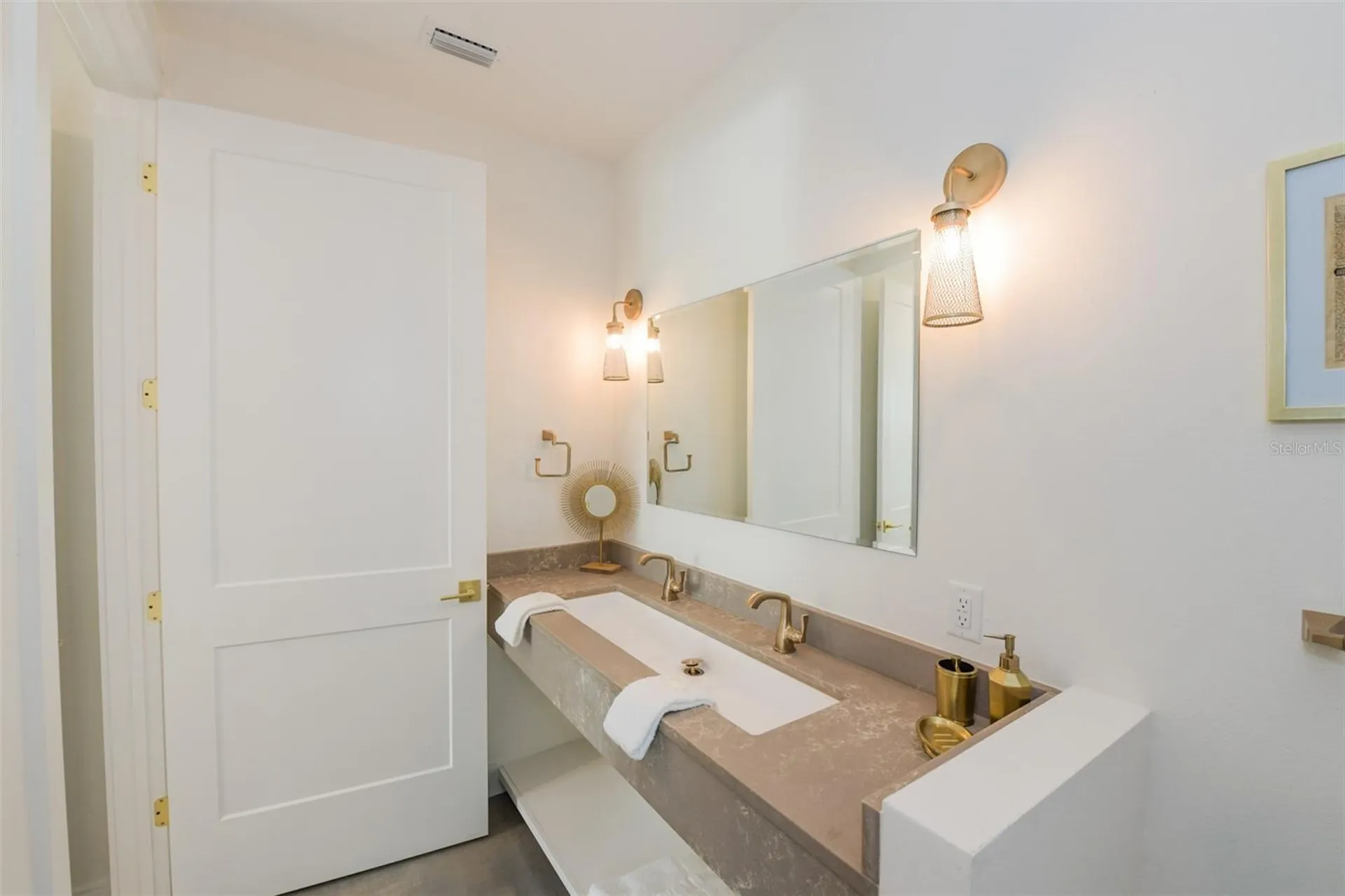 403 20th Place N Bradenton Beach FL 34217
