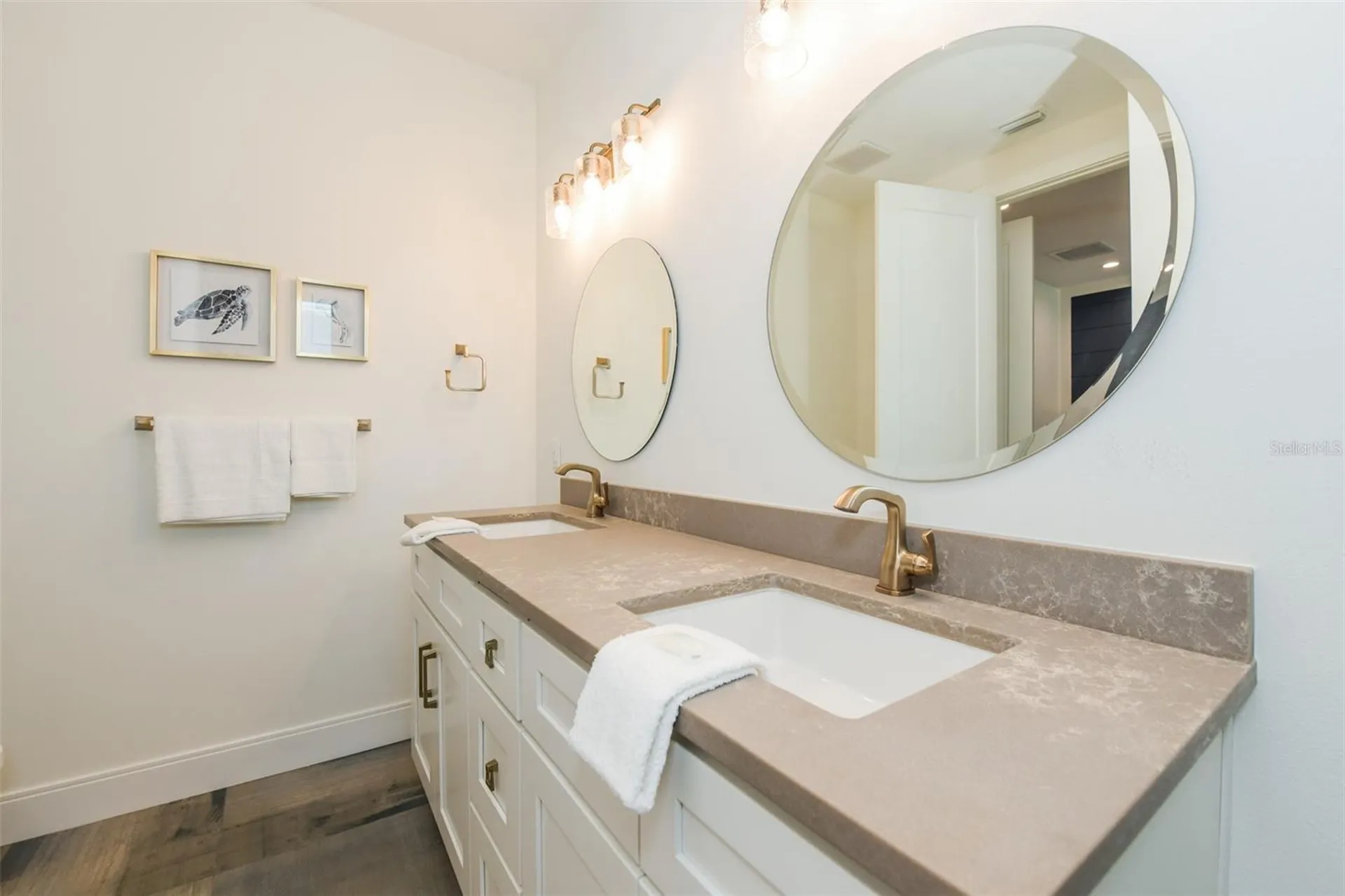 403 20th Place N Bradenton Beach FL 34217