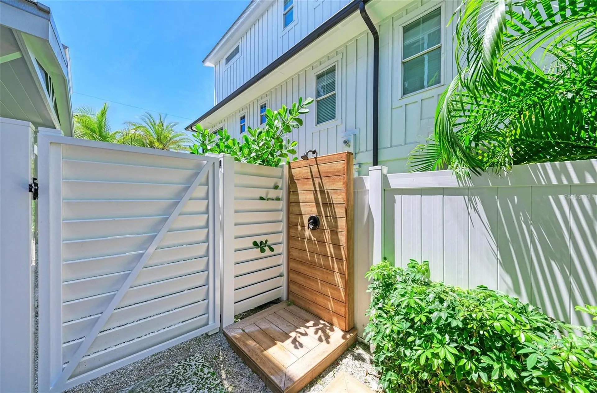 403 20th Place N Bradenton Beach FL 34217