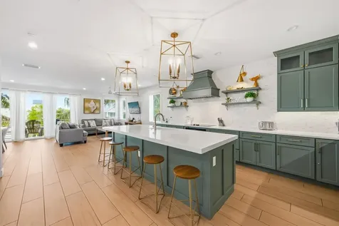 403 20th Place N Bradenton Beach FL 34217