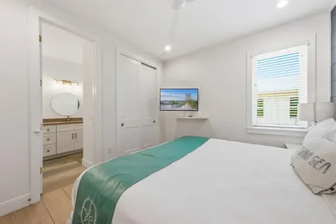 403 20th Place N Bradenton Beach FL 34217
