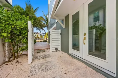 403 20th Place N Bradenton Beach FL 34217