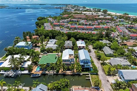 403 20th Place N Bradenton Beach FL 34217