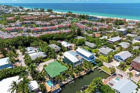 403 20th Place N Bradenton Beach FL 34217