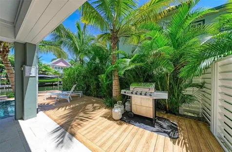 403 20th Place N Bradenton Beach FL 34217