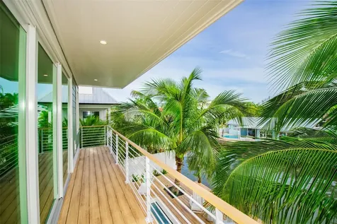 403 20th Place N Bradenton Beach FL 34217