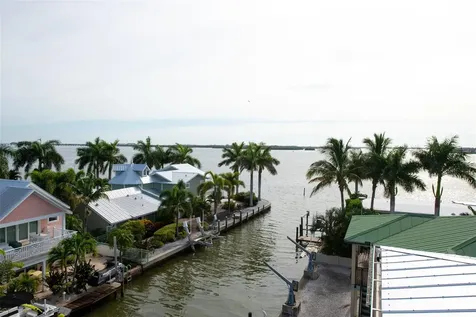 403 20th Place N Bradenton Beach FL 34217