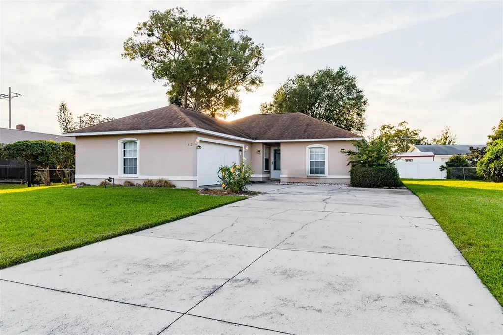 12 Delaware Avenue St Cloud FL 34769