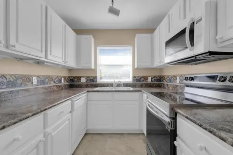 12 Delaware Avenue St Cloud FL 34769