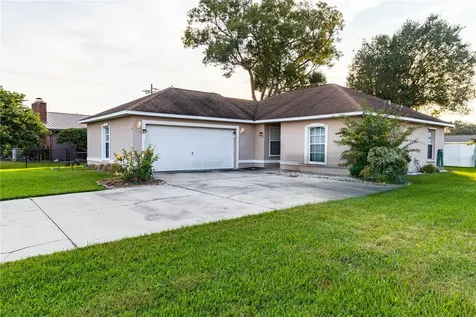 12 Delaware Avenue St Cloud FL 34769