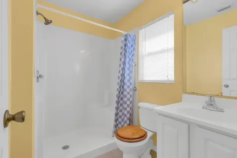 12 Delaware Avenue St Cloud FL 34769