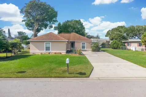 12 Delaware Avenue St Cloud FL 34769
