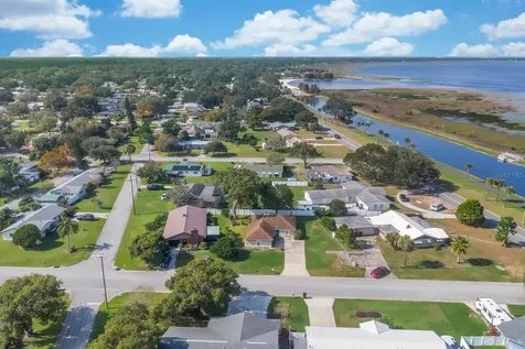 12 Delaware Avenue St Cloud FL 34769