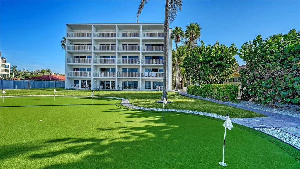 4235 Gulf Of Mexico Drive Longboat Key FL 34228