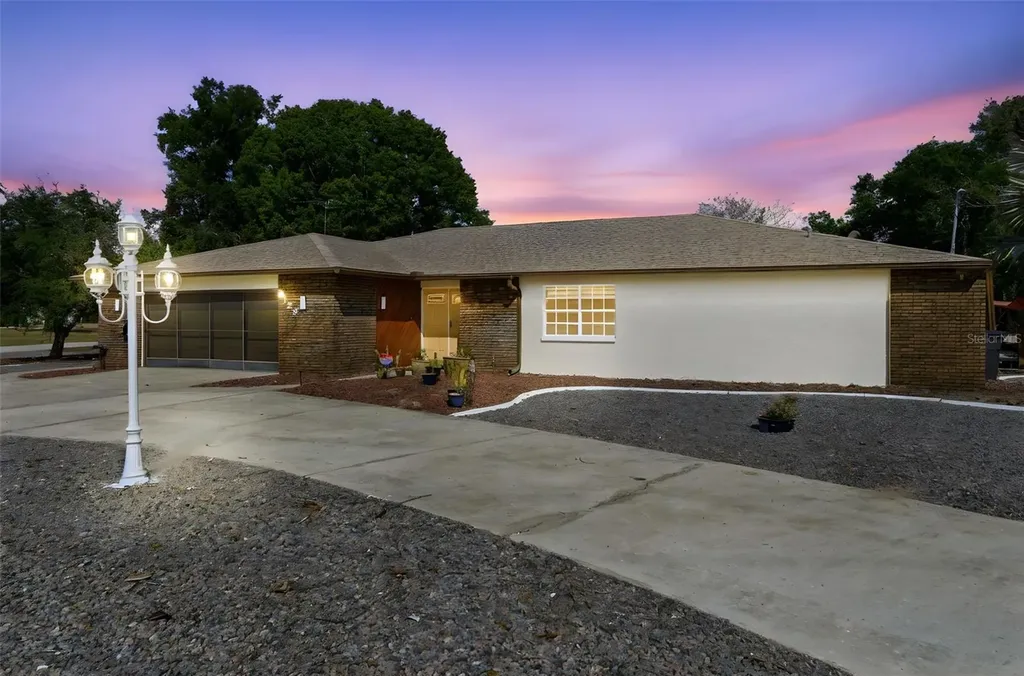 8123 River Country Drive Weeki Wachee FL 34607