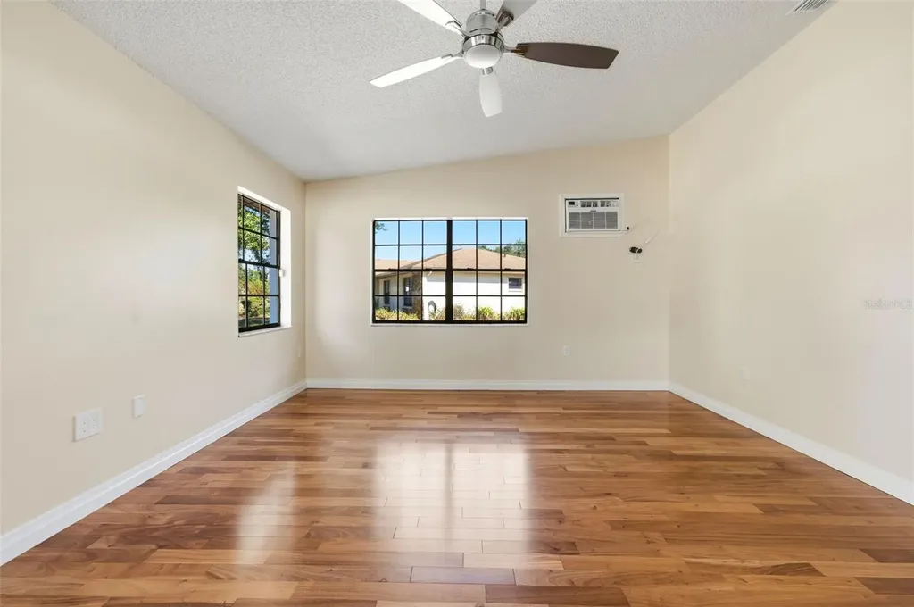 8123 River Country Drive Weeki Wachee FL 34607