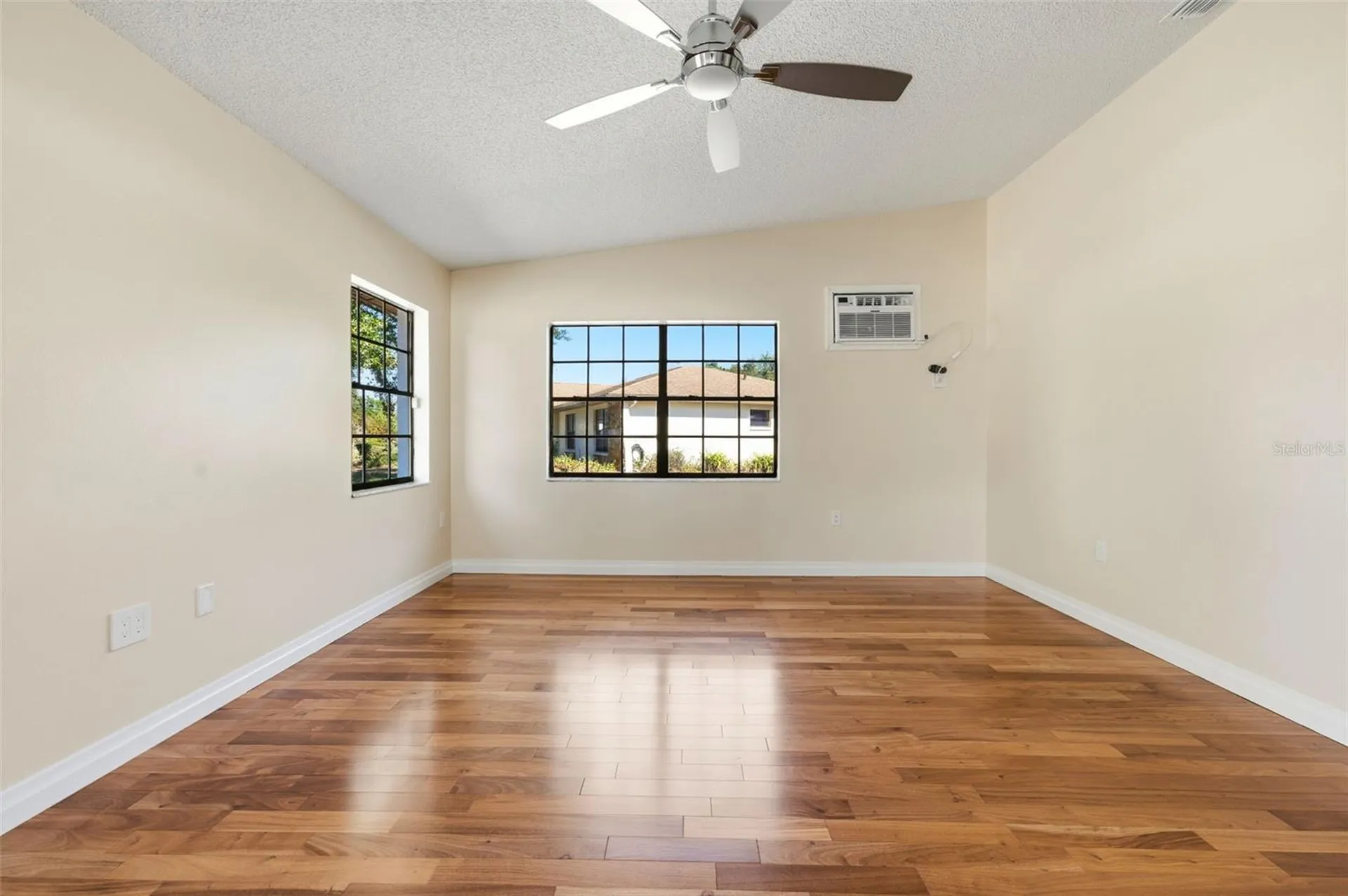 8123 River Country Drive Weeki Wachee FL 34607