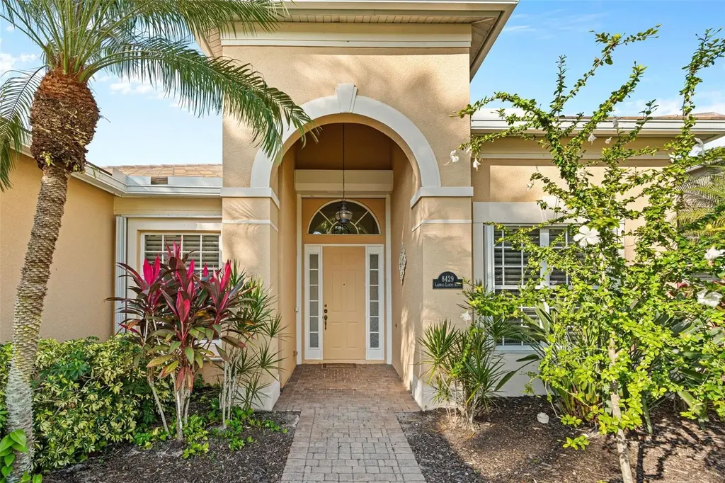 8429 Laurel Lakes Boulevard Naples FL 34119