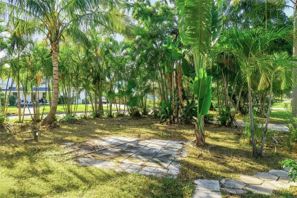 215 S Beverly Avenue Tampa FL 33609