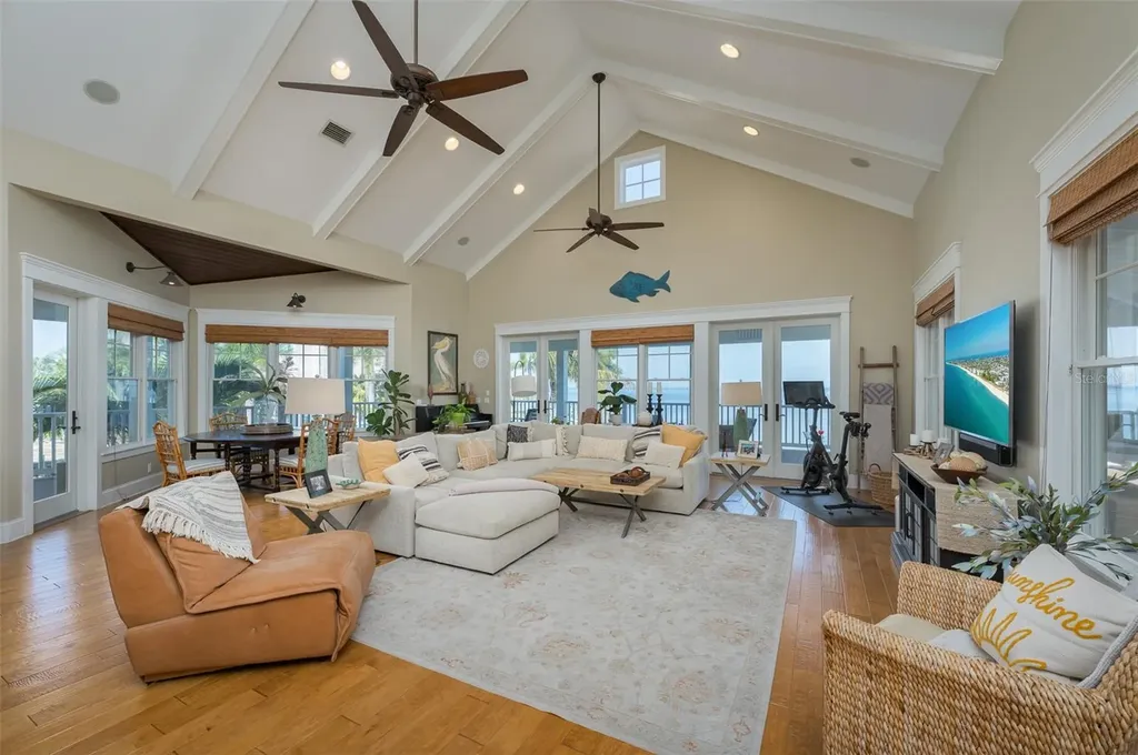 526 56th Street Holmes Beach FL 34217