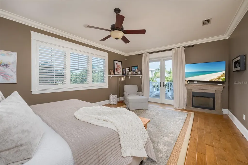526 56th Street Holmes Beach FL 34217