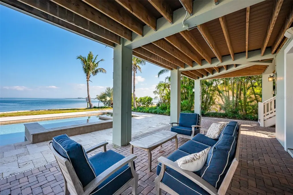 526 56th Street Holmes Beach FL 34217