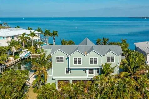 526 56th Street Holmes Beach FL 34217