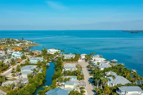 526 56th Street Holmes Beach FL 34217