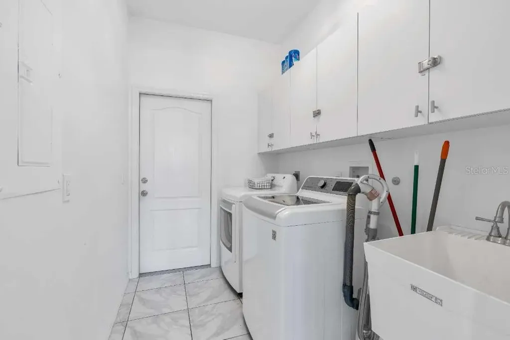 1720 SW 49th Lane Cape Coral FL 33914