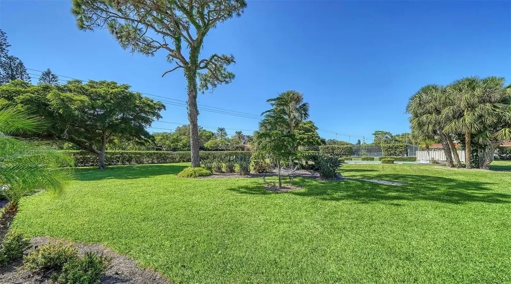 4860 Gulf Of Mexico Drive Longboat Key FL 34228