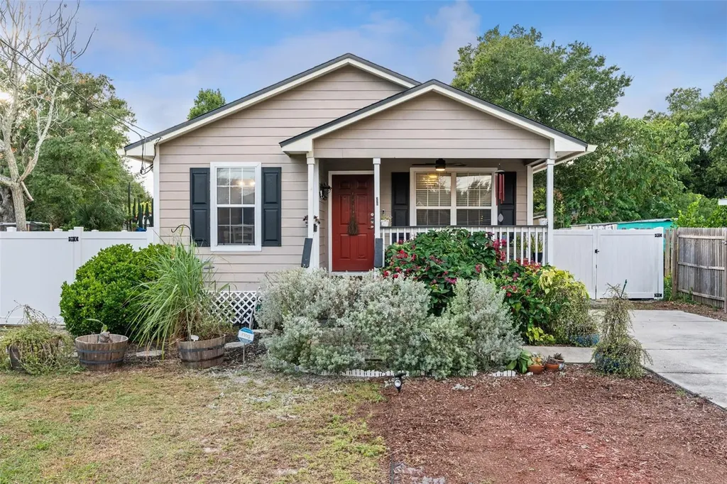 320 N. New Hampshire Apopka FL 32712