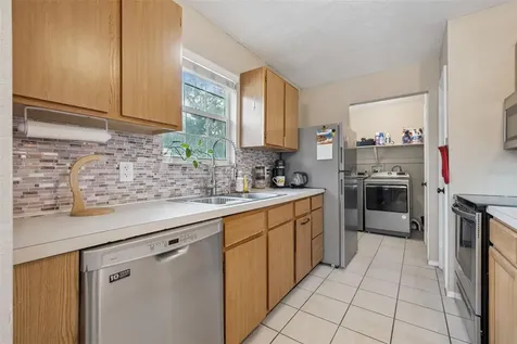320 N. New Hampshire Apopka FL 32712