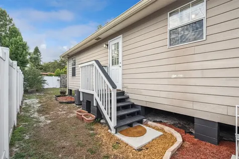 320 N. New Hampshire Apopka FL 32712