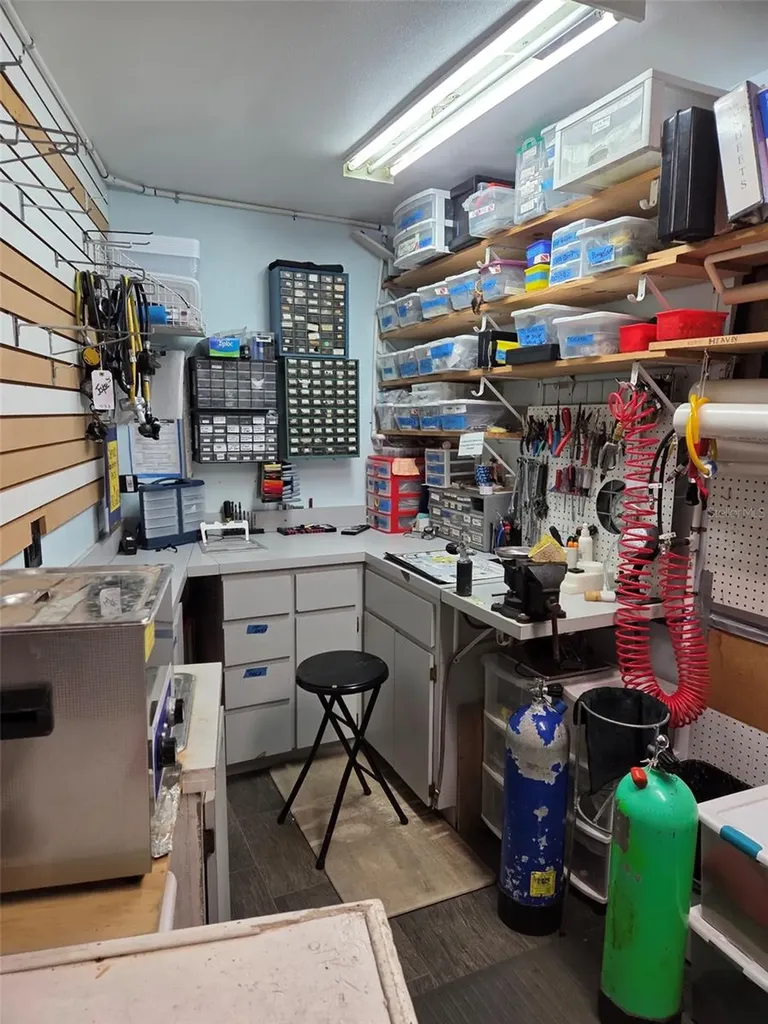 528 E Tarpon Avenue Tarpon Springs FL 34689