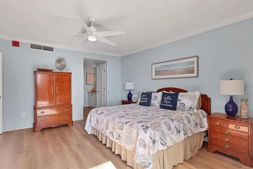 1212 Benjamin Franklin Drive Sarasota FL 34236