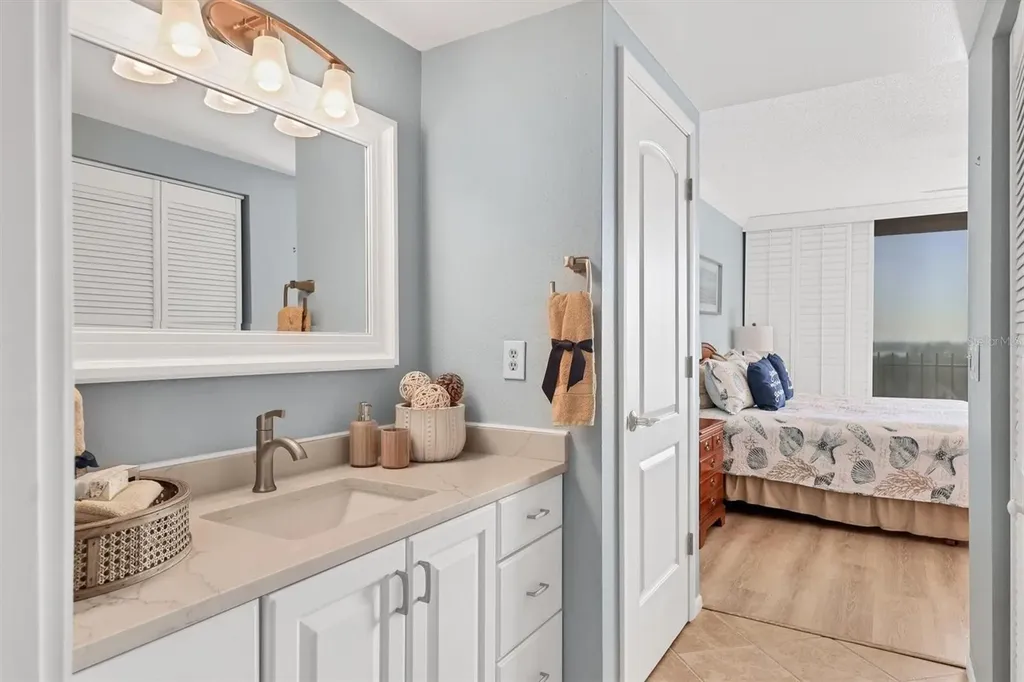 1212 Benjamin Franklin Drive Sarasota FL 34236