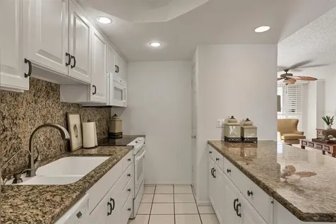 1212 Benjamin Franklin Drive Sarasota FL 34236