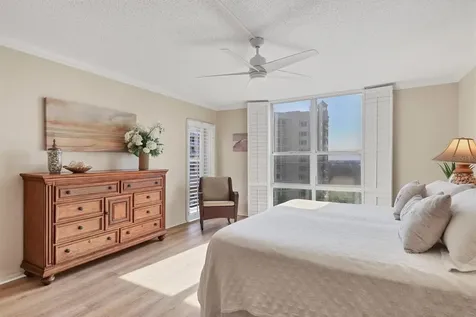 1212 Benjamin Franklin Drive Sarasota FL 34236