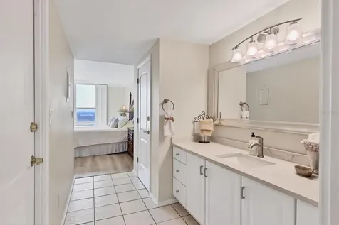 1212 Benjamin Franklin Drive Sarasota FL 34236