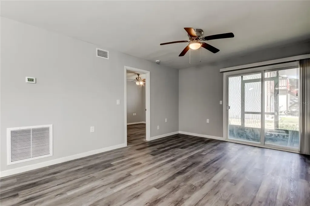 39132 County Road 54 Zephyrhills FL 33542