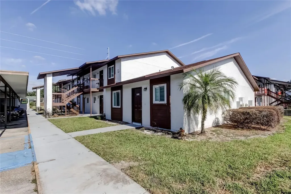 39132 County Road 54 Zephyrhills FL 33542