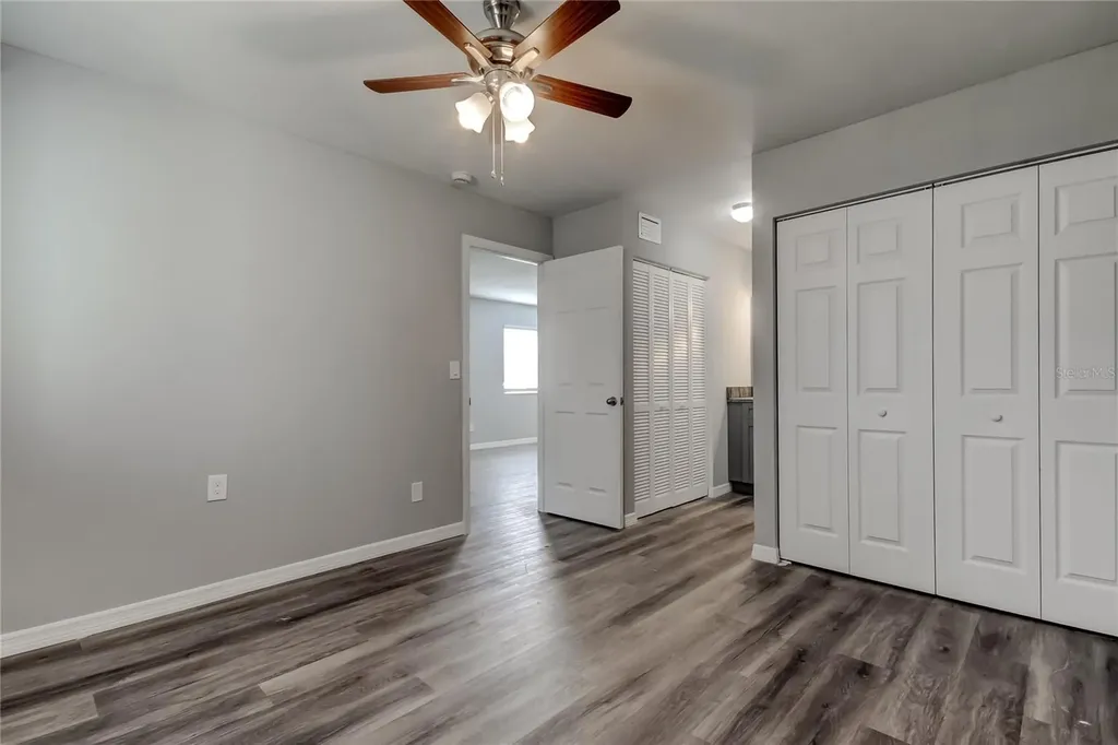 39132 County Road 54 Zephyrhills FL 33542
