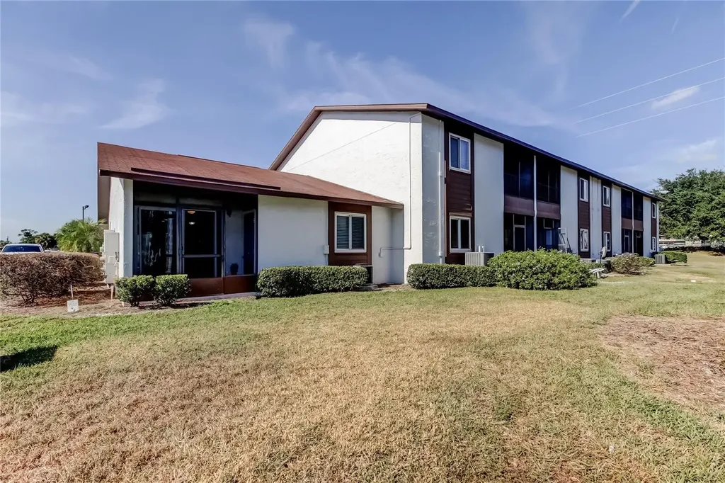 39132 County Road 54 Zephyrhills FL 33542