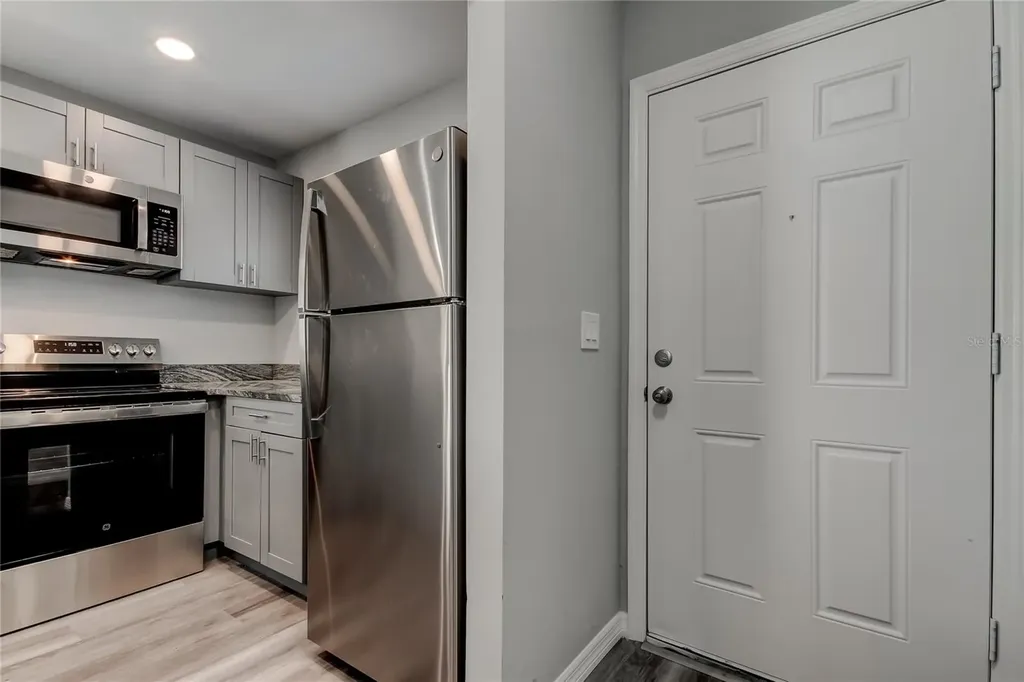 39132 County Road 54 Zephyrhills FL 33542