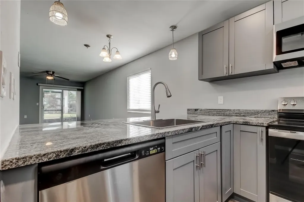 39132 County Road 54 Zephyrhills FL 33542