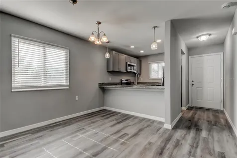 39132 County Road 54 Zephyrhills FL 33542