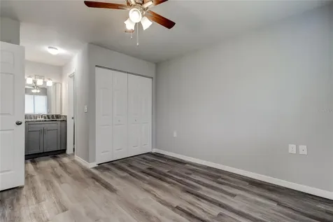 39132 County Road 54 Zephyrhills FL 33542