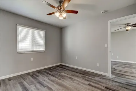 39132 County Road 54 Zephyrhills FL 33542