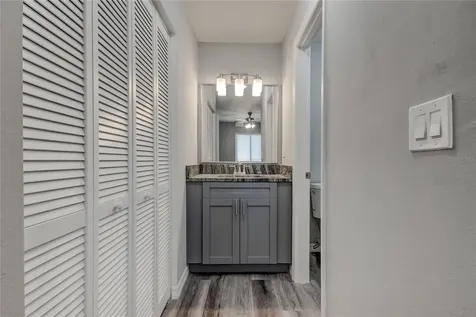 39132 County Road 54 Zephyrhills FL 33542